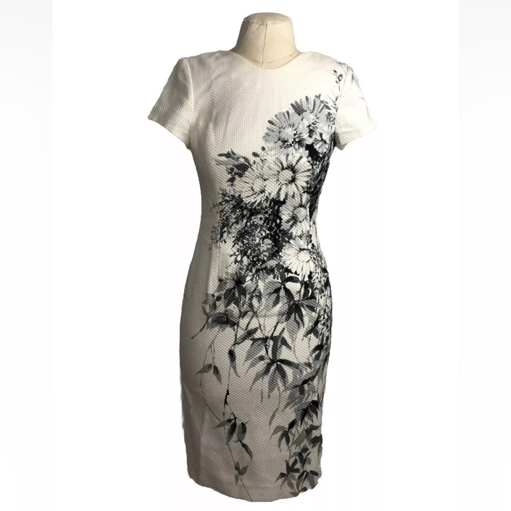 Carolina Herrera dress size 6 Short Sleeve Floral Print White Honeycomb Cotton
